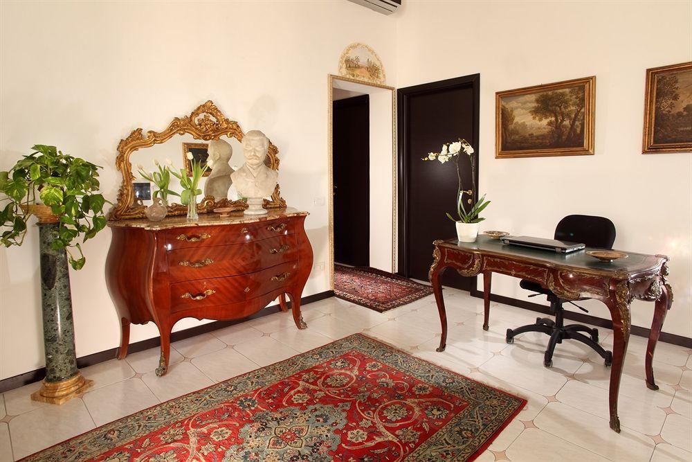 Roman Central House Luaran gambar